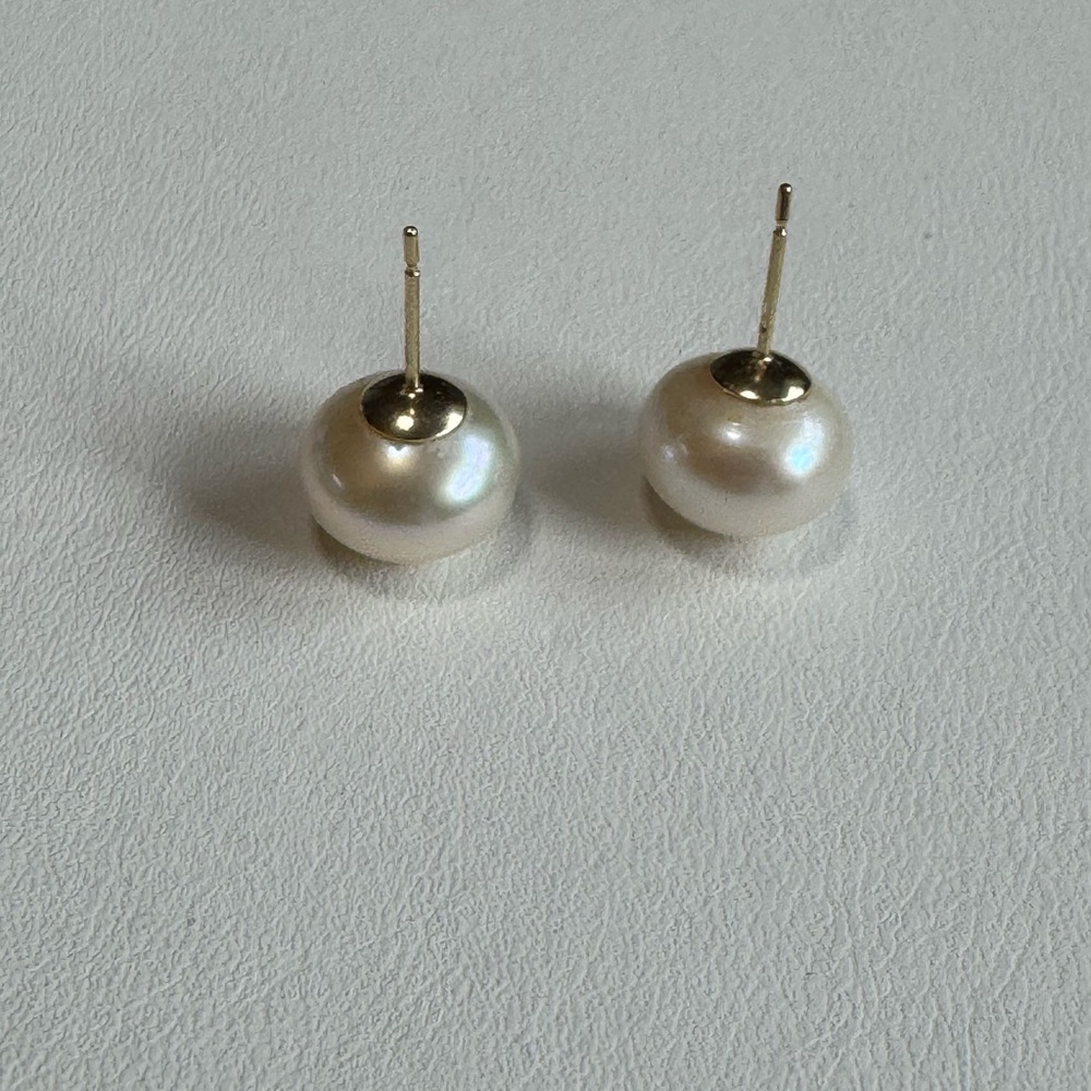 14k 10mm White Button Freshwater Cultured Pearl Stud Earrings - Picture 9 of 10